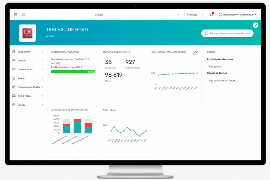 Tableau de bord d'application affichant des statistiques utilisateur et des graphiques sur un écran d'ordinateur.